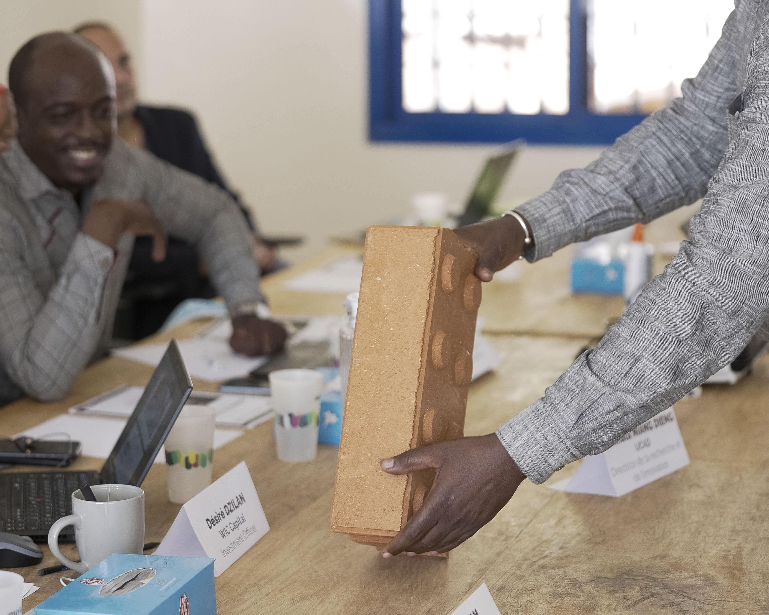 « DEVENIR UN HUB » POUR LES ORGANISATIONS ET ASSOCIATIONS